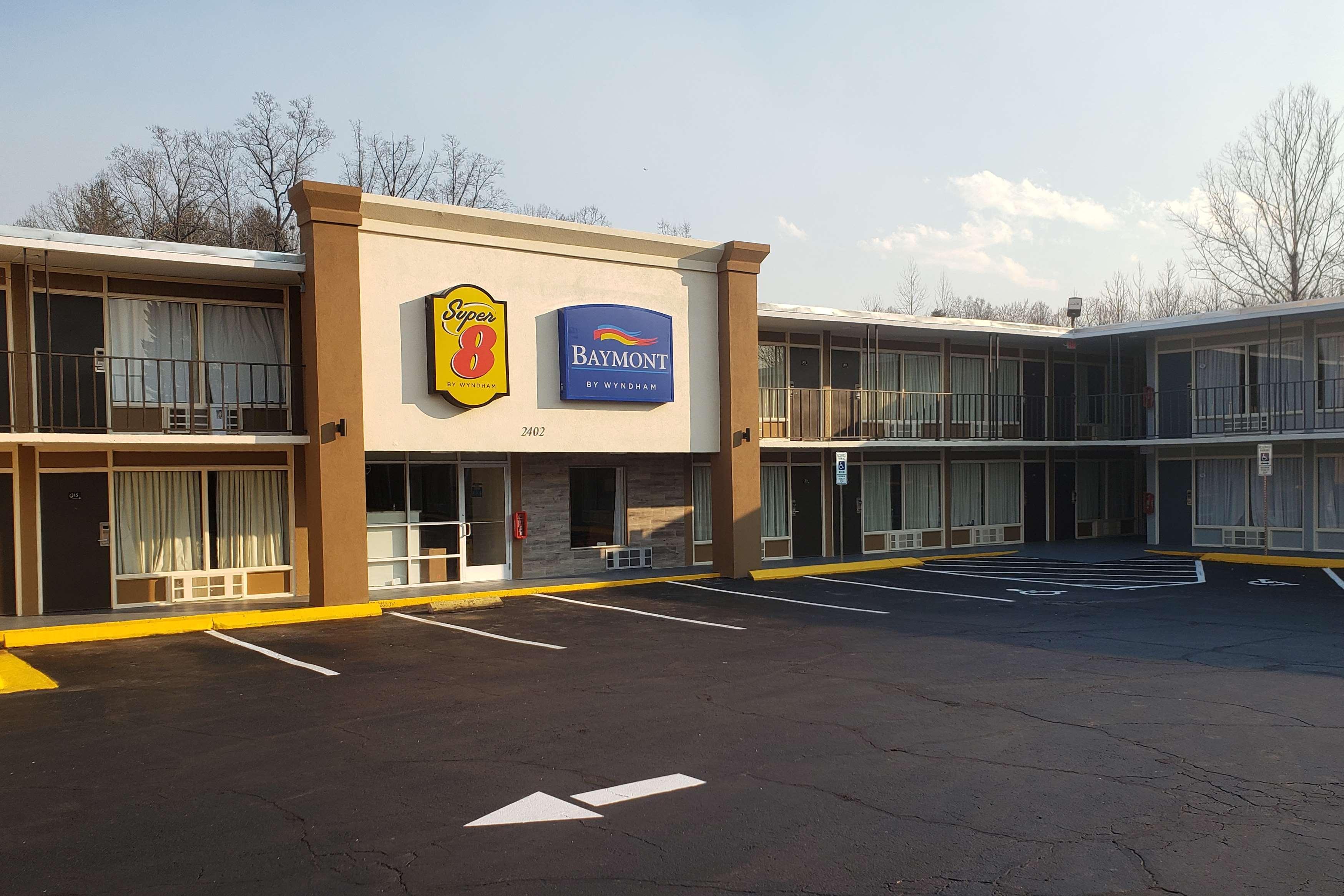 Super 8 By Wyndham Morganton Hotel Eksteriør billede