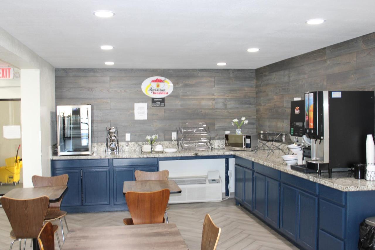 Super 8 By Wyndham Morganton Hotel Eksteriør billede